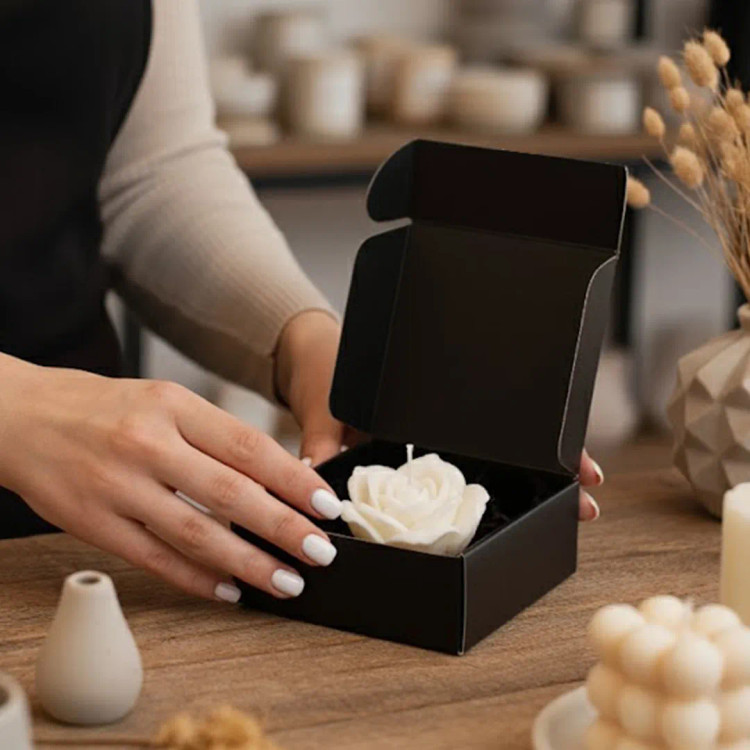 جعبهکیبوردی طرحدار گلاسه شماره شش ۳.۴×۹×۹